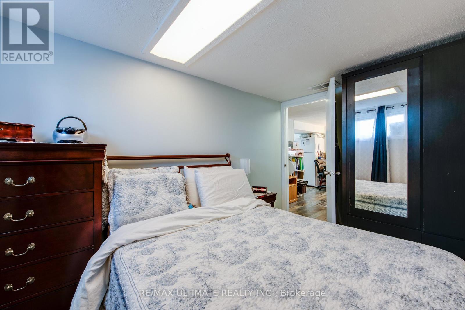 Lower - 5 Burrard Road, Toronto, Ontario  M9W 3S8 - Photo 20 - W12992102