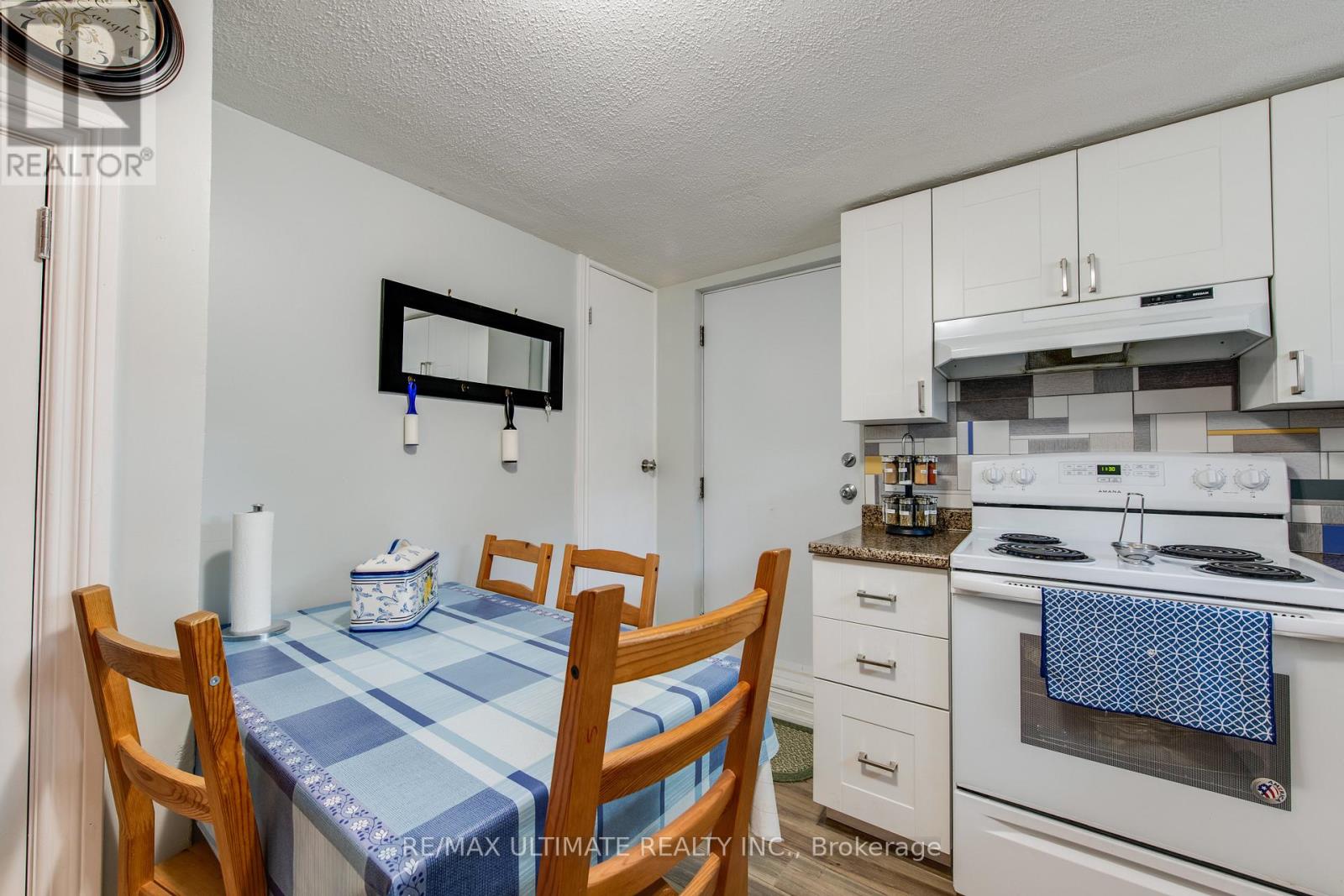 Lower - 5 Burrard Road, Toronto, Ontario  M9W 3S8 - Photo 3 - W12992102