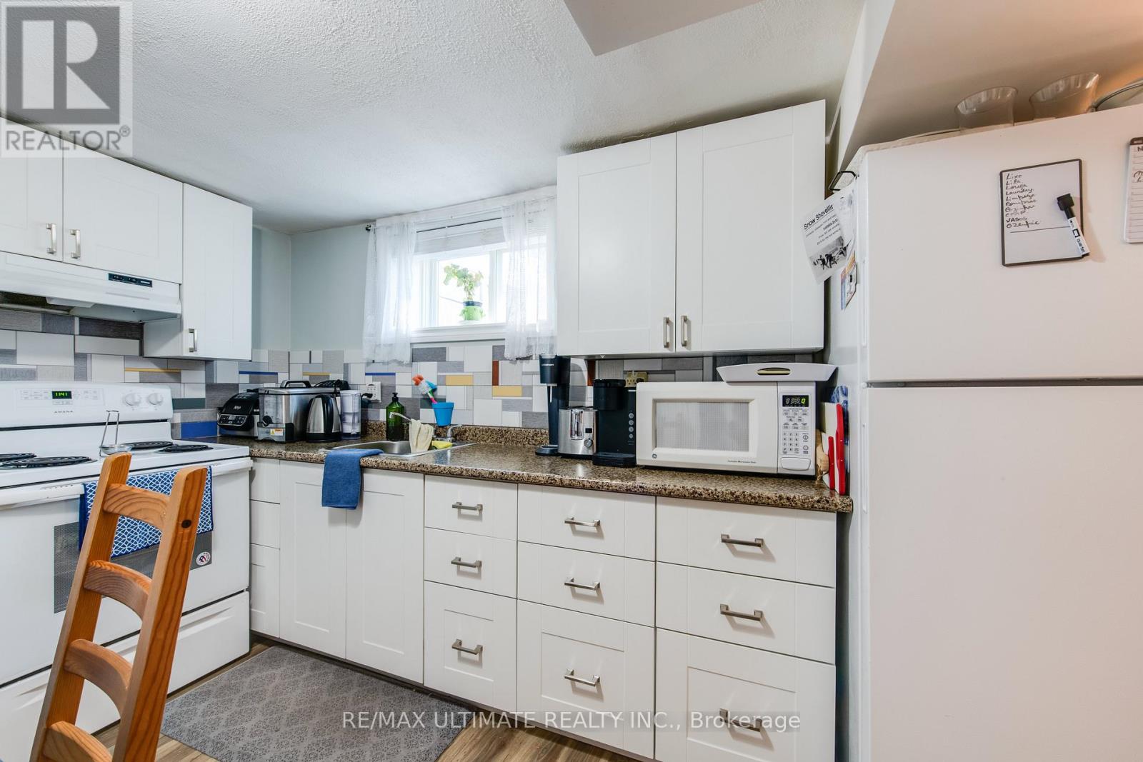 Lower - 5 Burrard Road, Toronto, Ontario  M9W 3S8 - Photo 6 - W12992102