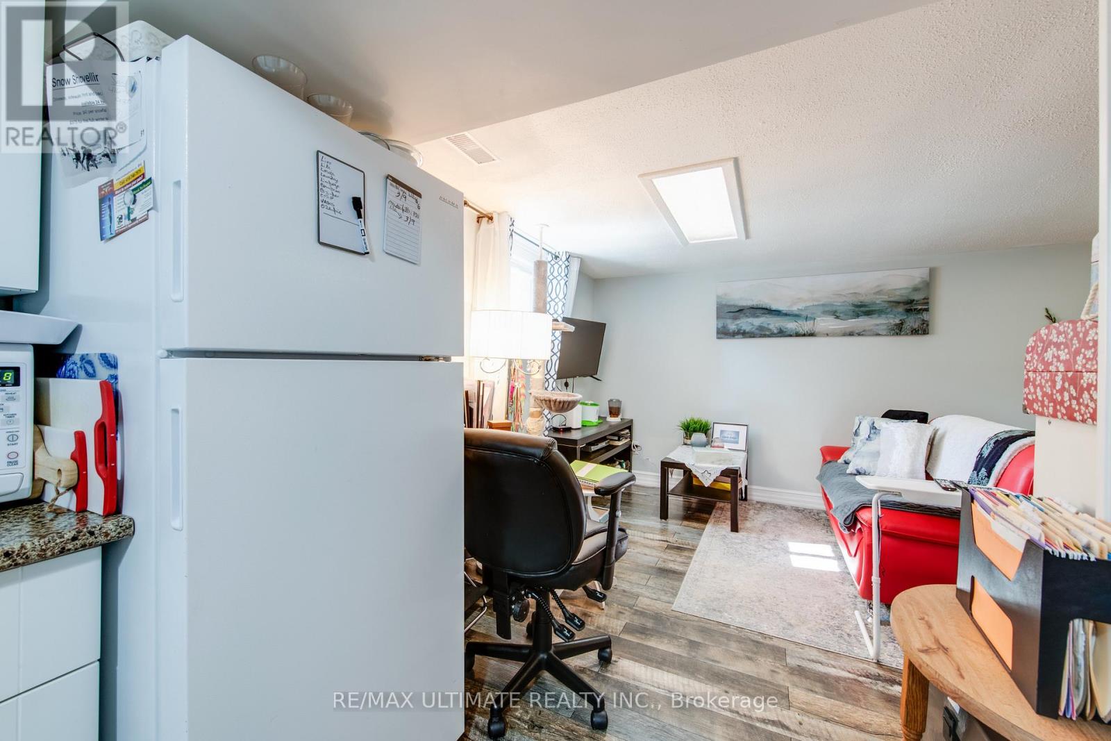 Lower - 5 Burrard Road, Toronto, Ontario  M9W 3S8 - Photo 8 - W12992102