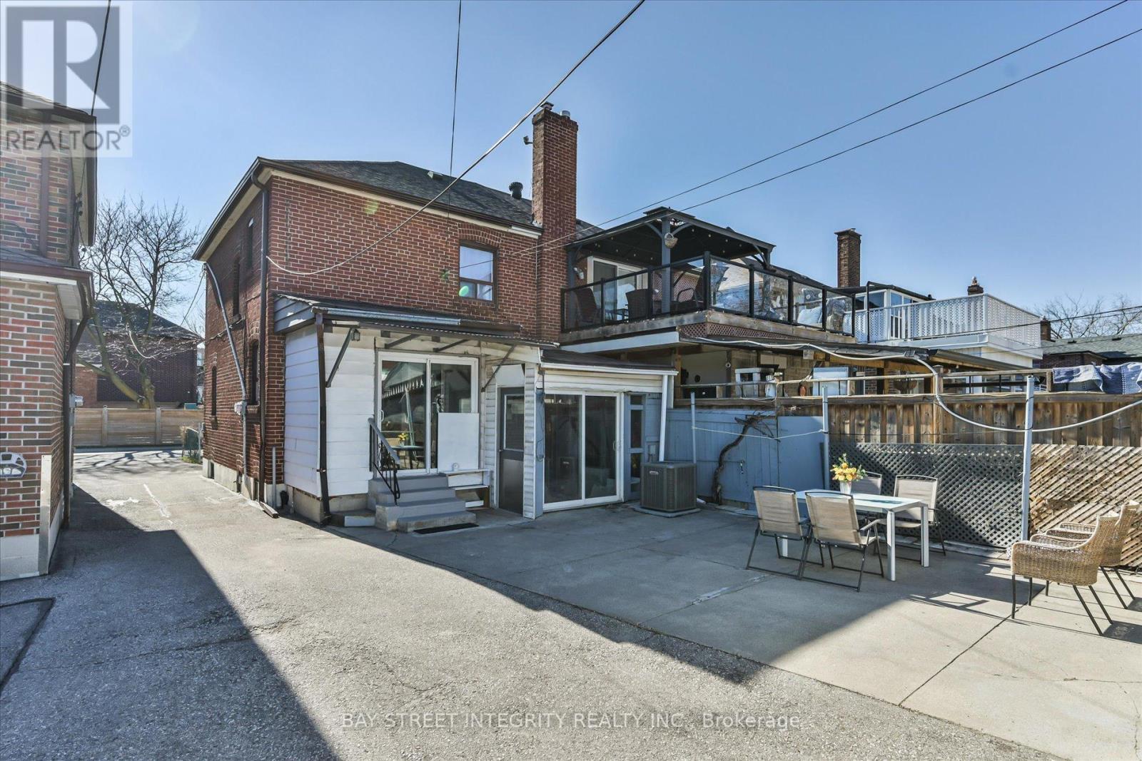 5 Regent Street, Toronto, Ontario  M6N 3N6 - Photo 31 - W12992122