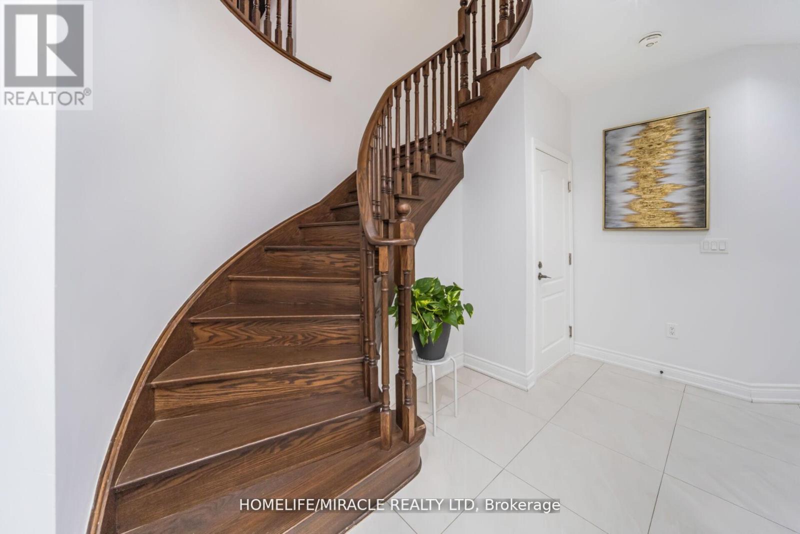 10 Kenora Street, Brampton, Ontario  L6X 5N8 - Photo 19 - W12992138