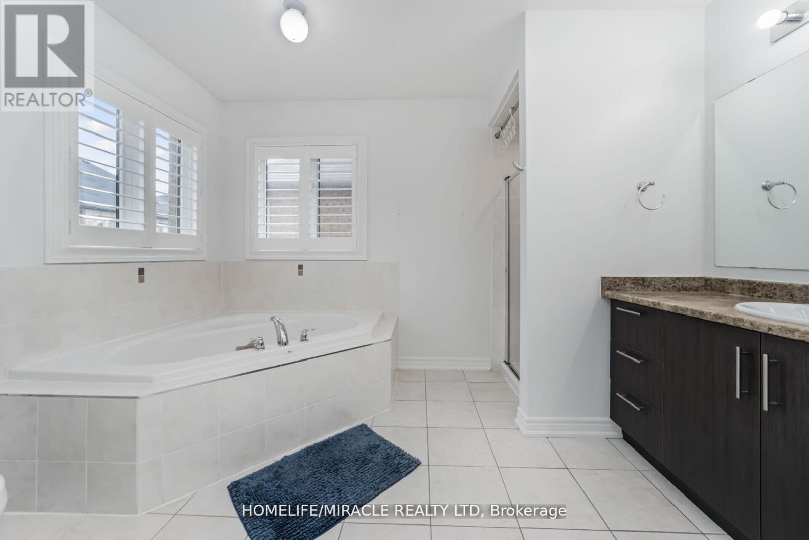 10 Kenora Street, Brampton, Ontario  L6X 5N8 - Photo 24 - W12992138