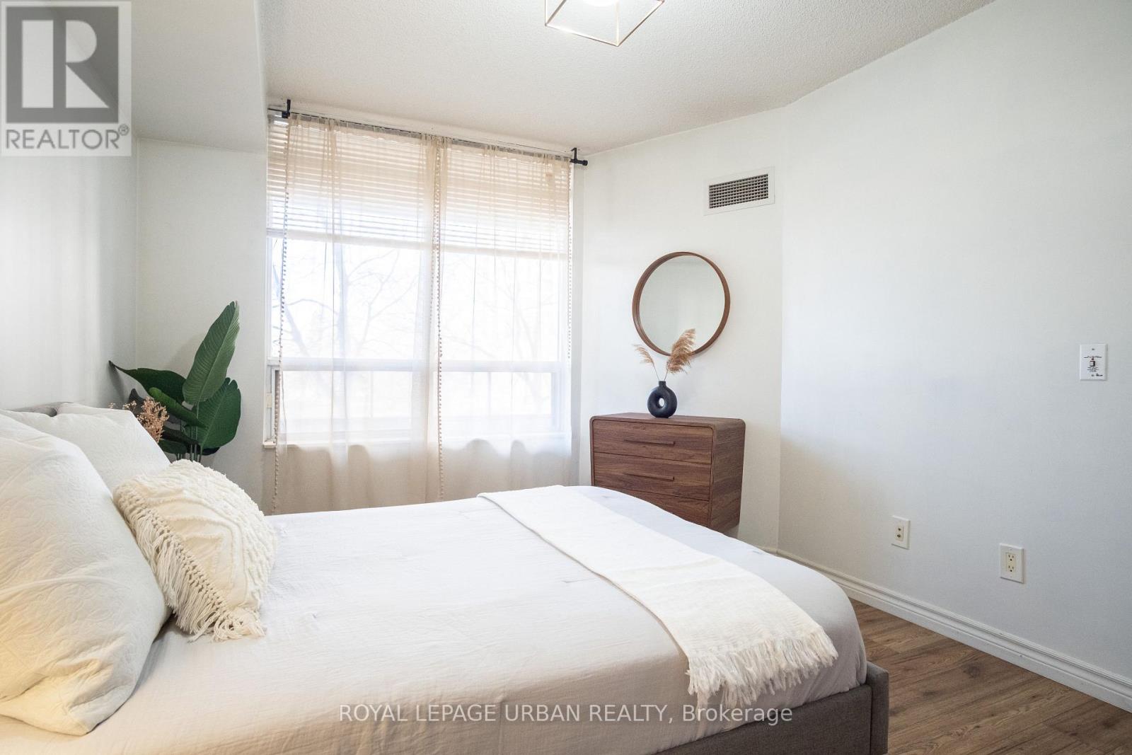 222 - 700 Humberwood Boulevard, Toronto, Ontario  M9W 7J4 - Photo 12 - W12992180