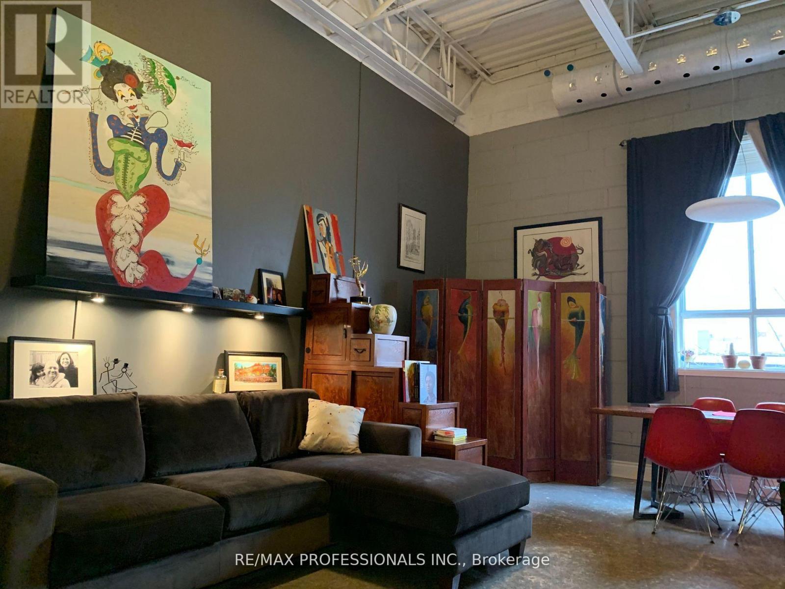 212 - 347 Sorauren Avenue, Toronto, Ontario  M6R 2G5 - Photo 7 - W12992182