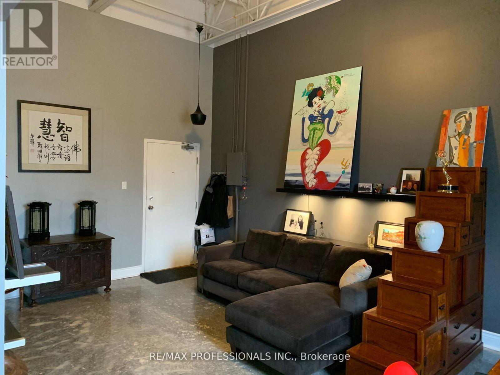 212 - 347 Sorauren Avenue, Toronto, Ontario  M6R 2G5 - Photo 8 - W12992182