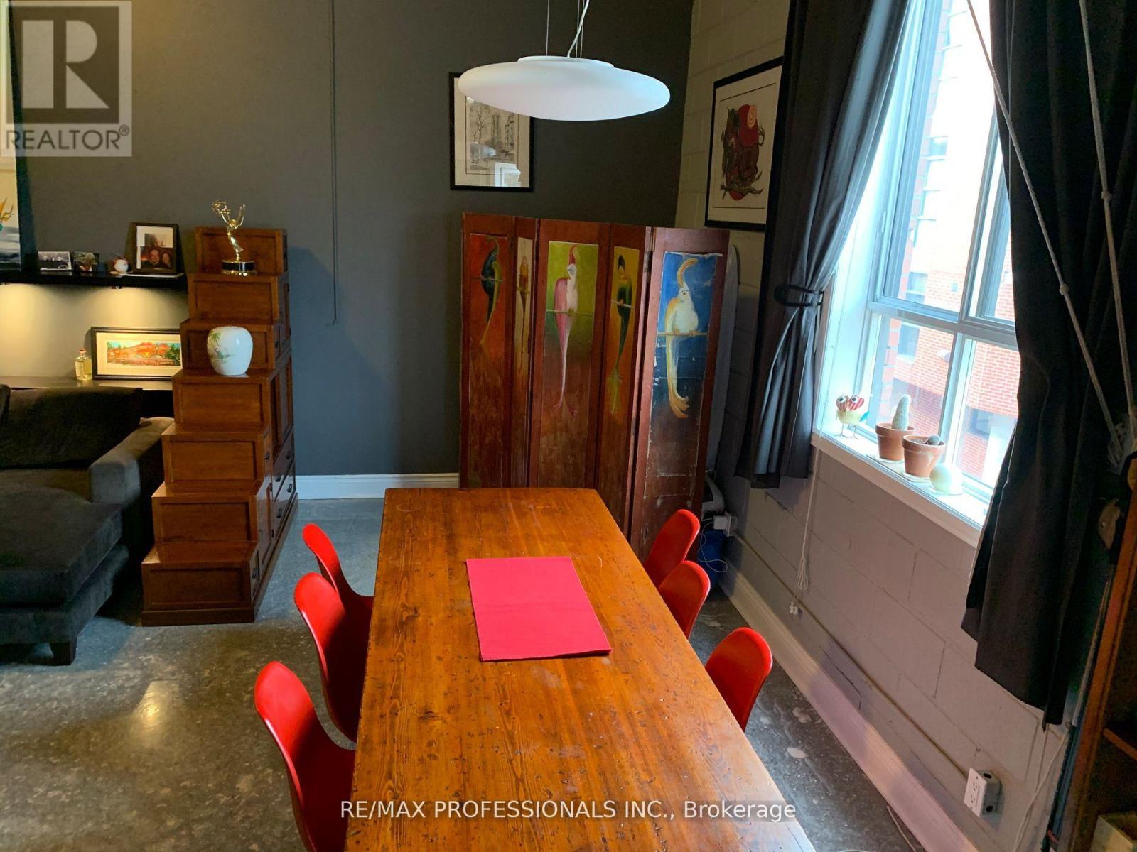 212 - 347 Sorauren Avenue, Toronto, Ontario  M6R 2G5 - Photo 9 - W12992182