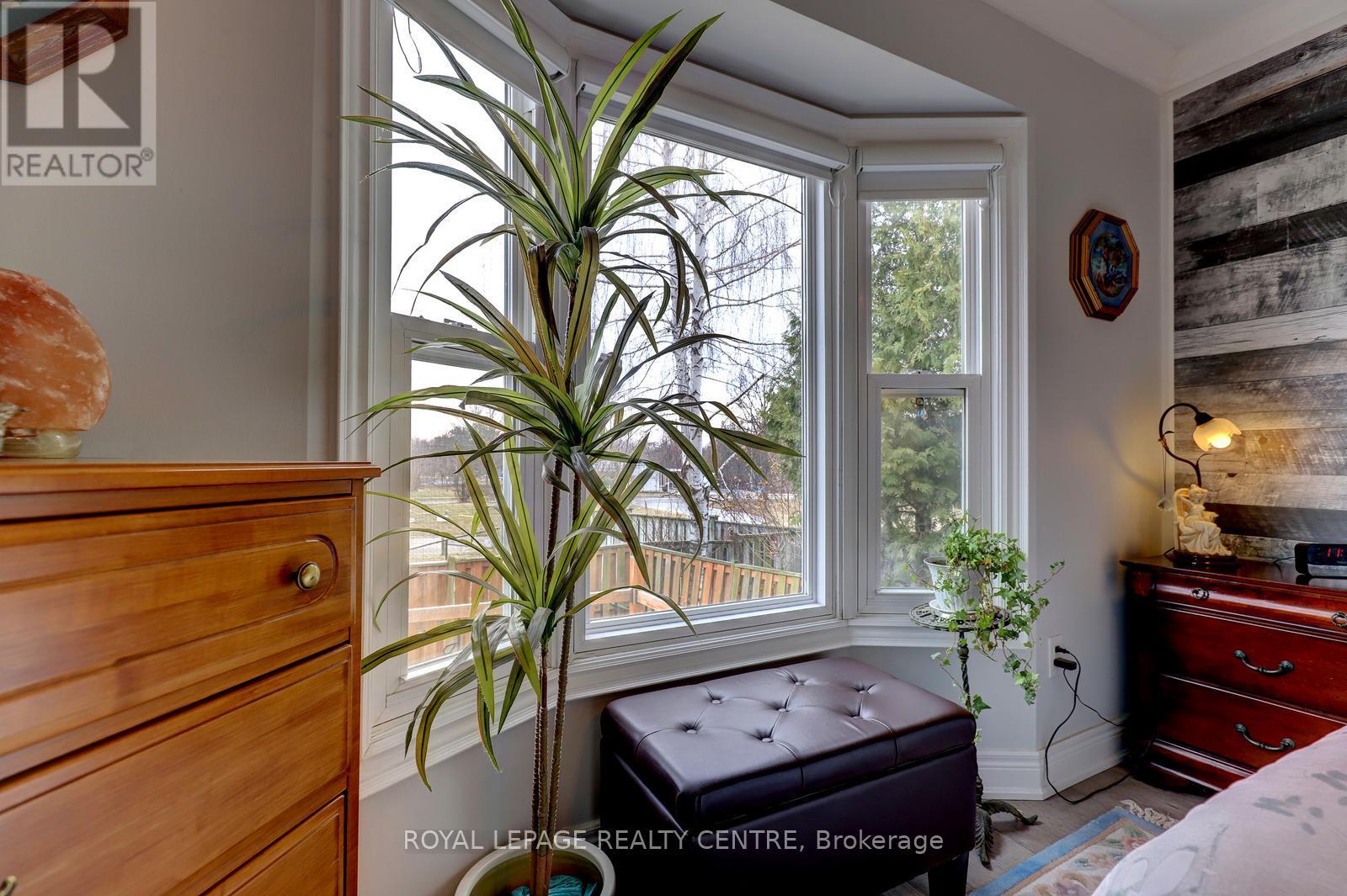 1296 Woodhill Court, Mississauga, Ontario  L5E 3H1 - Photo 28 - W12992188