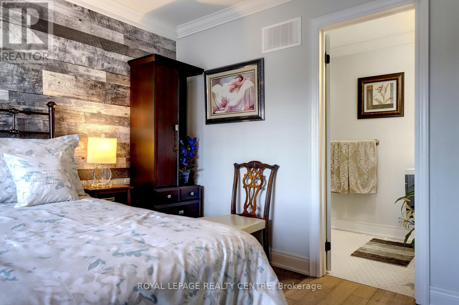 1296 Woodhill Court, Mississauga, Ontario  L5E 3H1 - Photo 29 - W12992188