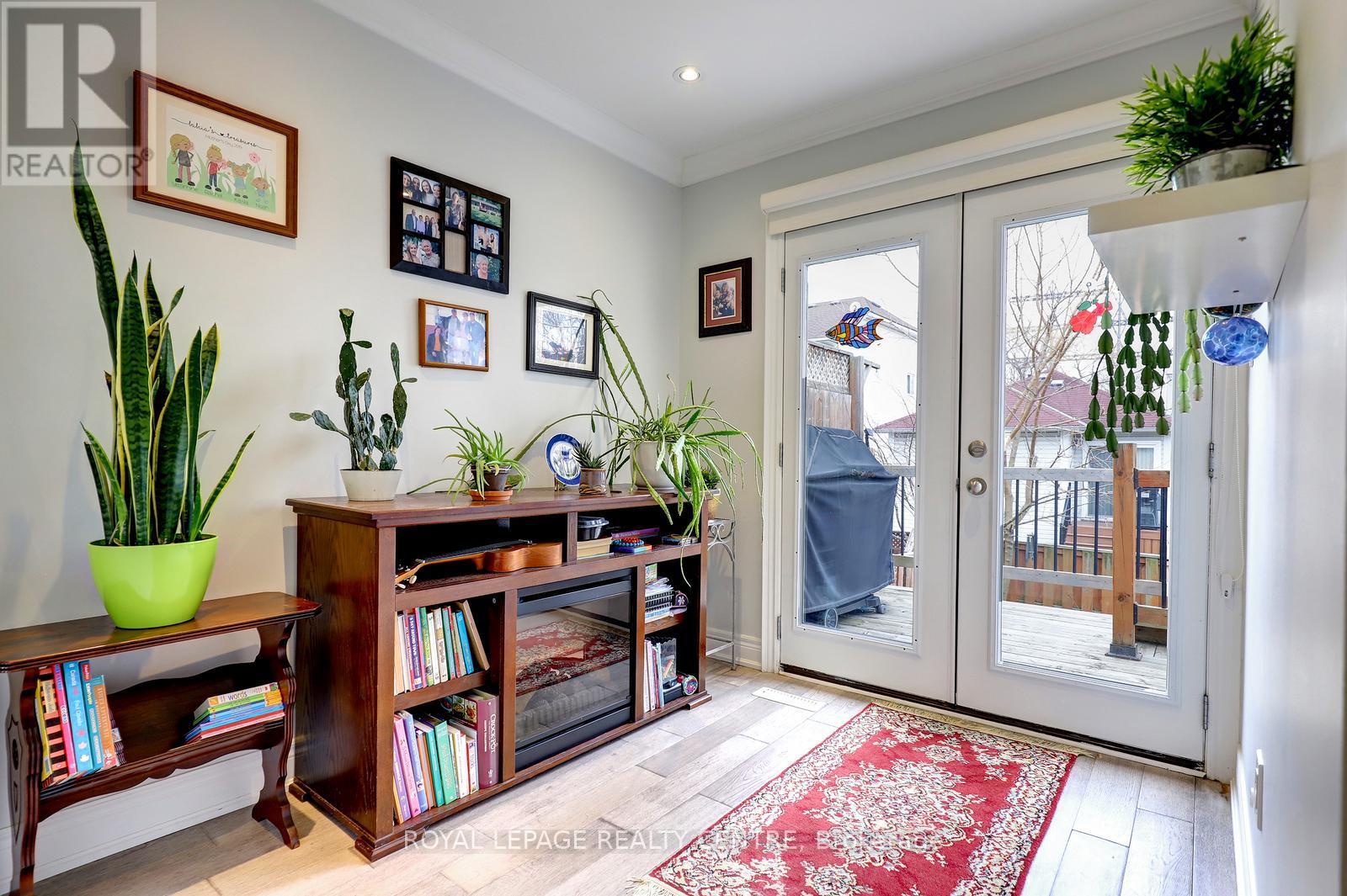 1296 Woodhill Court, Mississauga, Ontario  L5E 3H1 - Photo 37 - W12992188