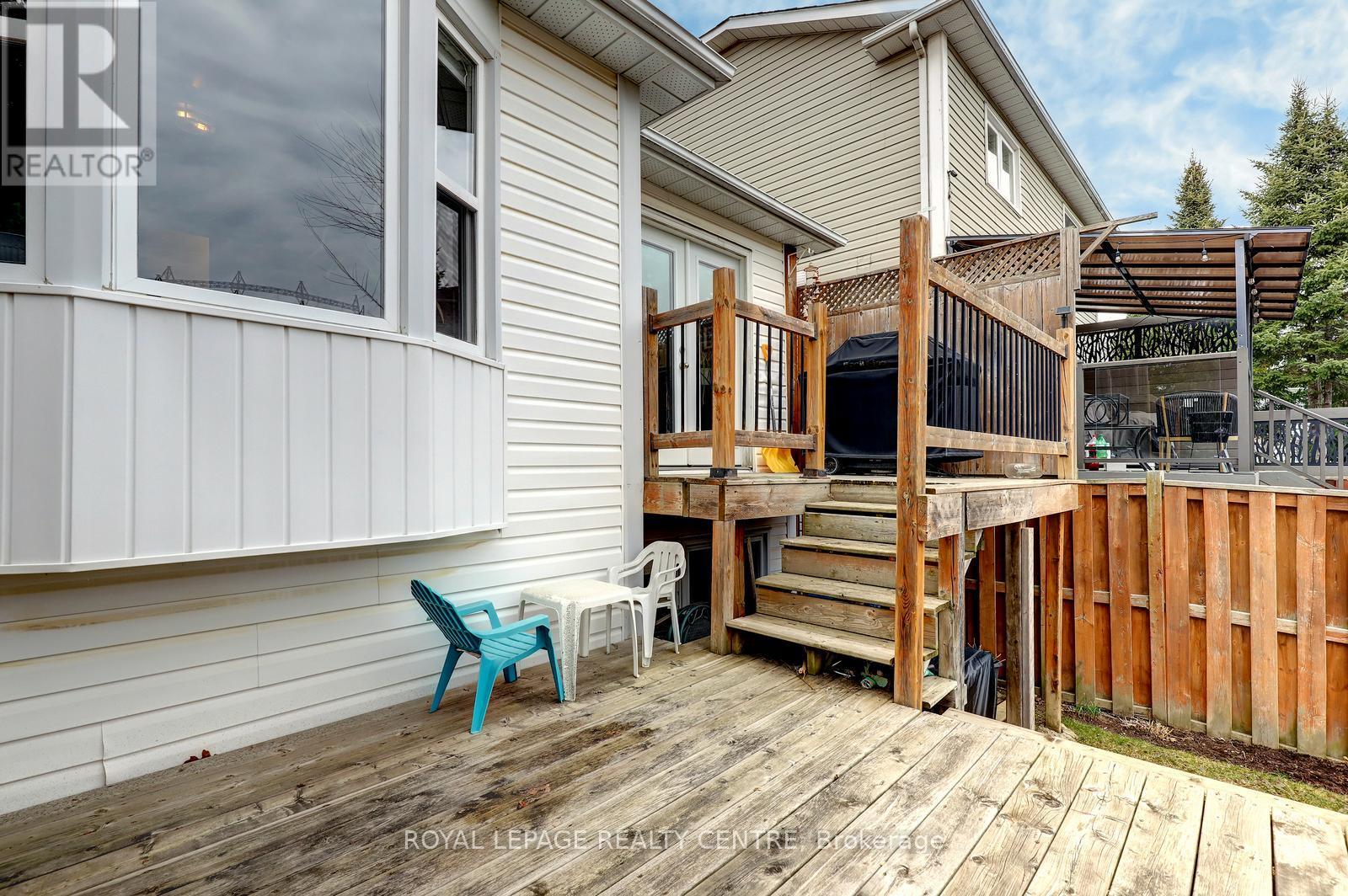 1296 Woodhill Court, Mississauga, Ontario  L5E 3H1 - Photo 40 - W12992188