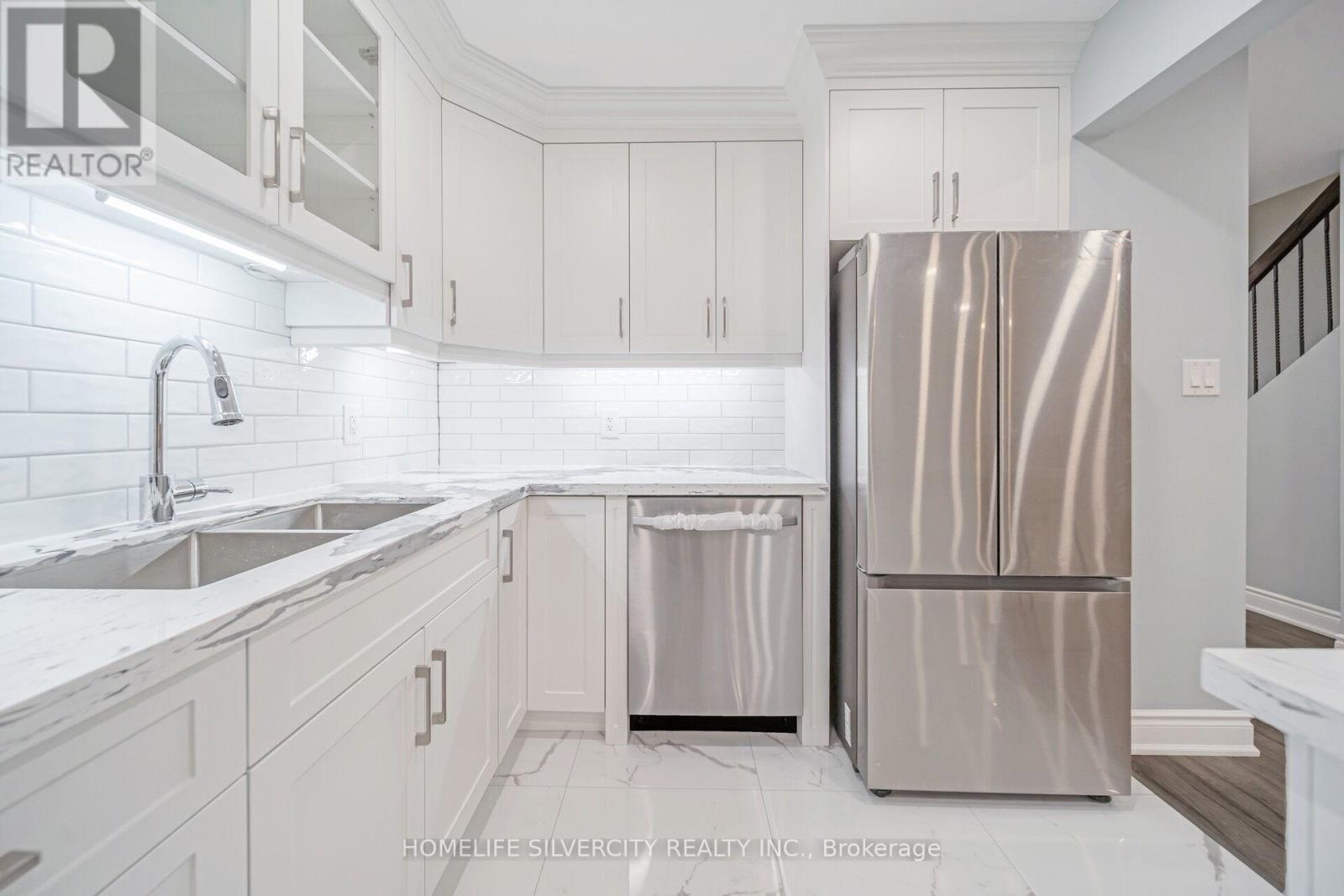 66 - 60 Hanson Road, Mississauga, Ontario  L5B 2P6 - Photo 13 - W12992190