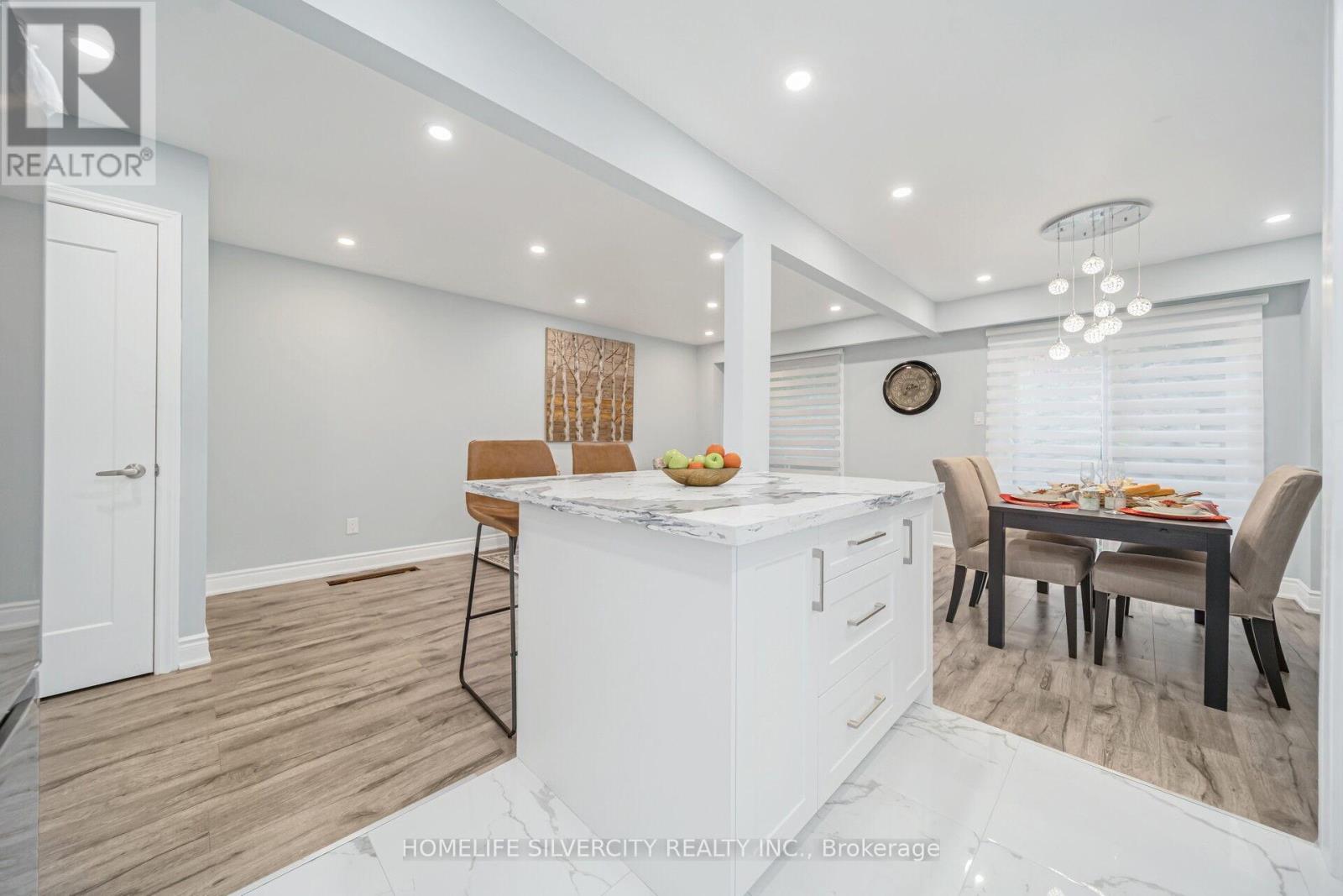 66 - 60 Hanson Road, Mississauga, Ontario  L5B 2P6 - Photo 15 - W12992190