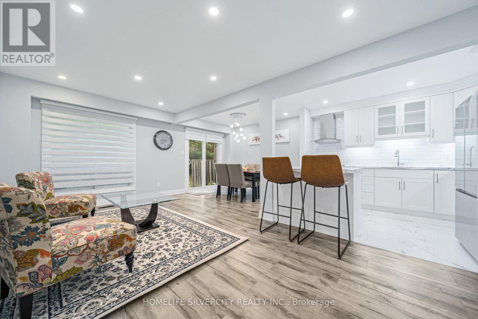 66 - 60 Hanson Road, Mississauga, Ontario  L5B 2P6 - Photo 6 - W12992190