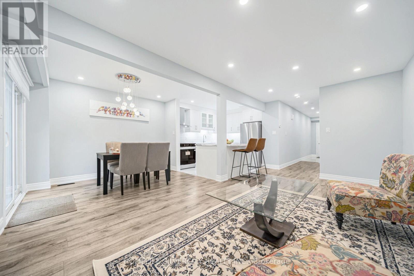 66 - 60 Hanson Road, Mississauga, Ontario  L5B 2P6 - Photo 7 - W12992190