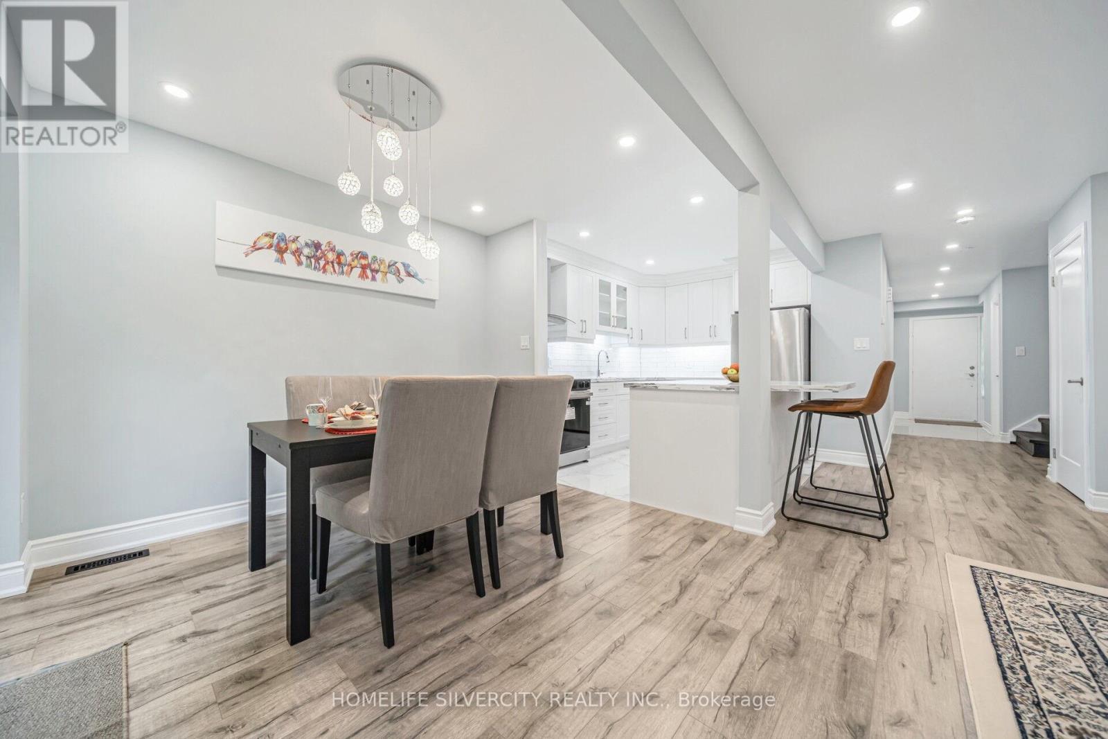 66 - 60 Hanson Road, Mississauga, Ontario  L5B 2P6 - Photo 8 - W12992190