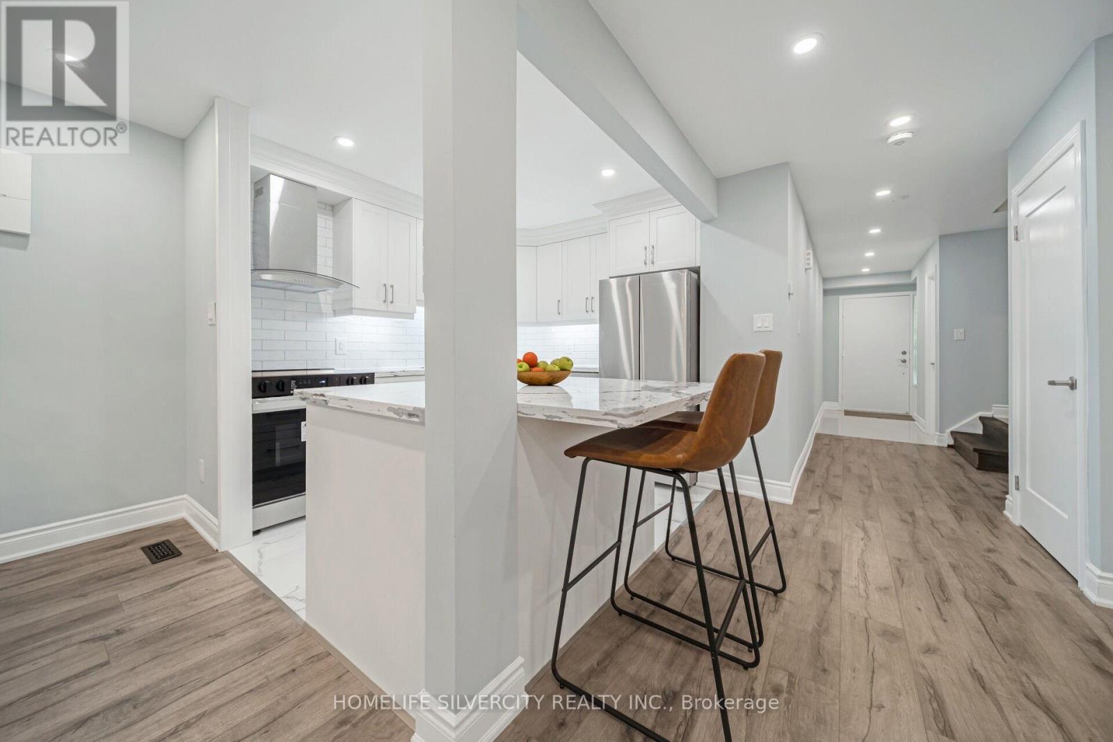 66 - 60 Hanson Road, Mississauga, Ontario  L5B 2P6 - Photo 9 - W12992190