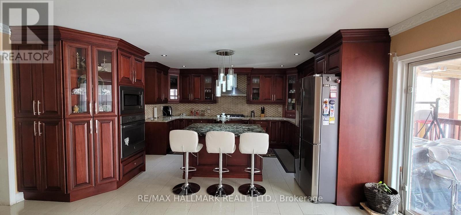 31 Sheepberry Terrace, Brampton, Ontario  L7A 2B6 - Photo 11 - W12992194