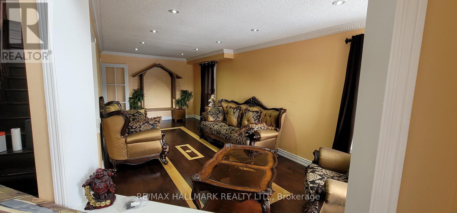 31 Sheepberry Terrace, Brampton, Ontario  L7A 2B6 - Photo 5 - W12992194