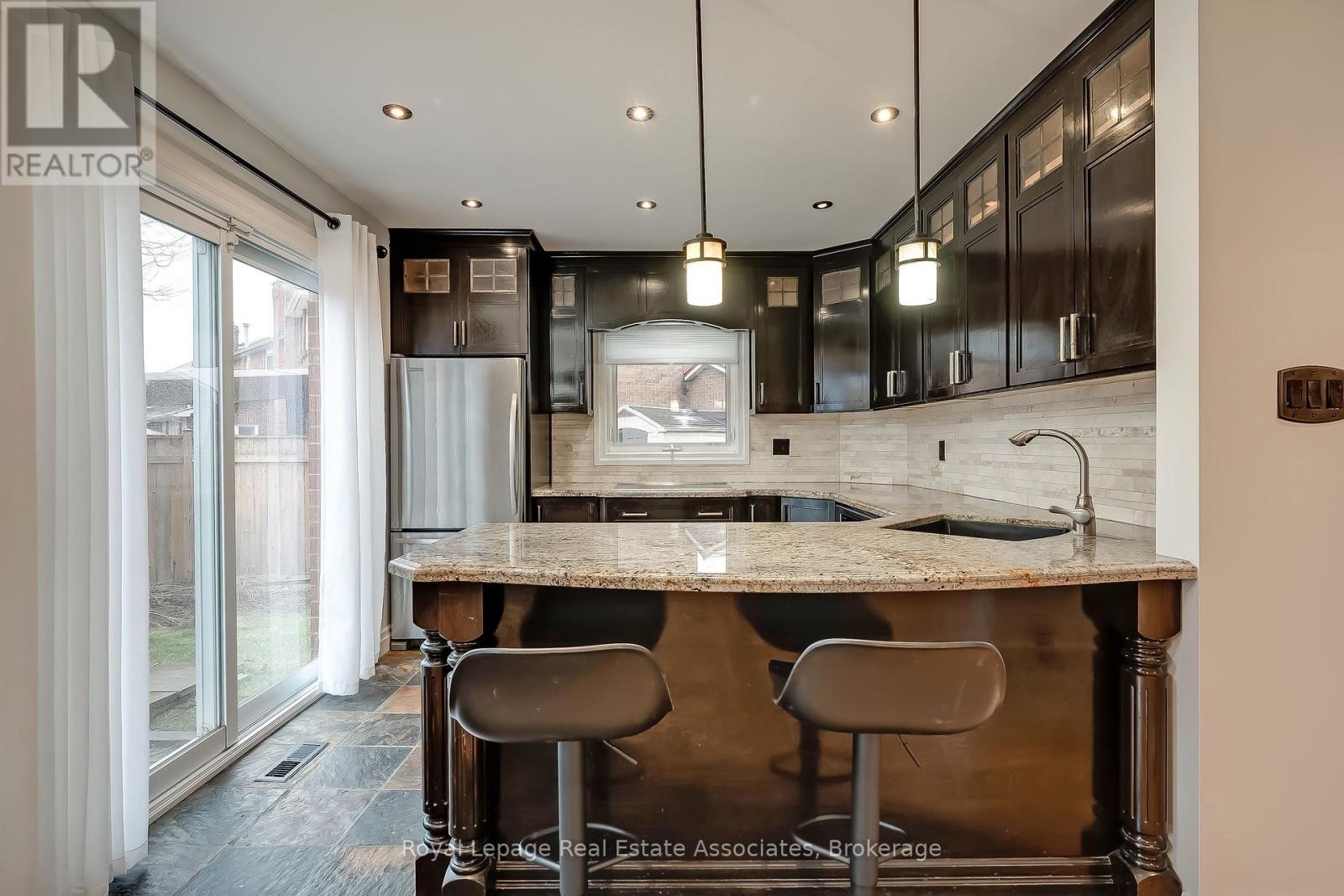 43 Corkett Drive, Brampton, Ontario  L6X 3G1 - Photo 12 - W12992200