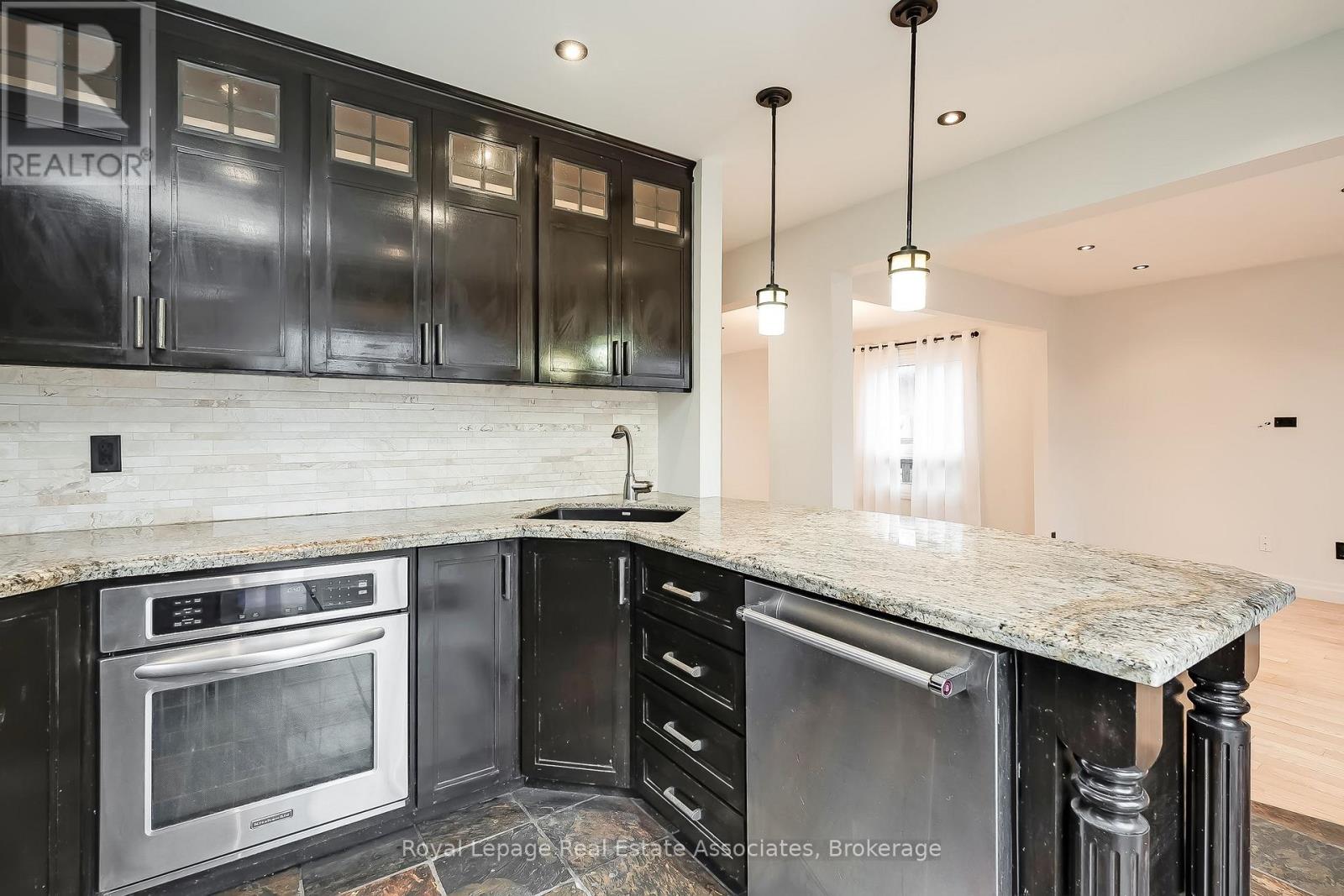 43 Corkett Drive, Brampton, Ontario  L6X 3G1 - Photo 14 - W12992200