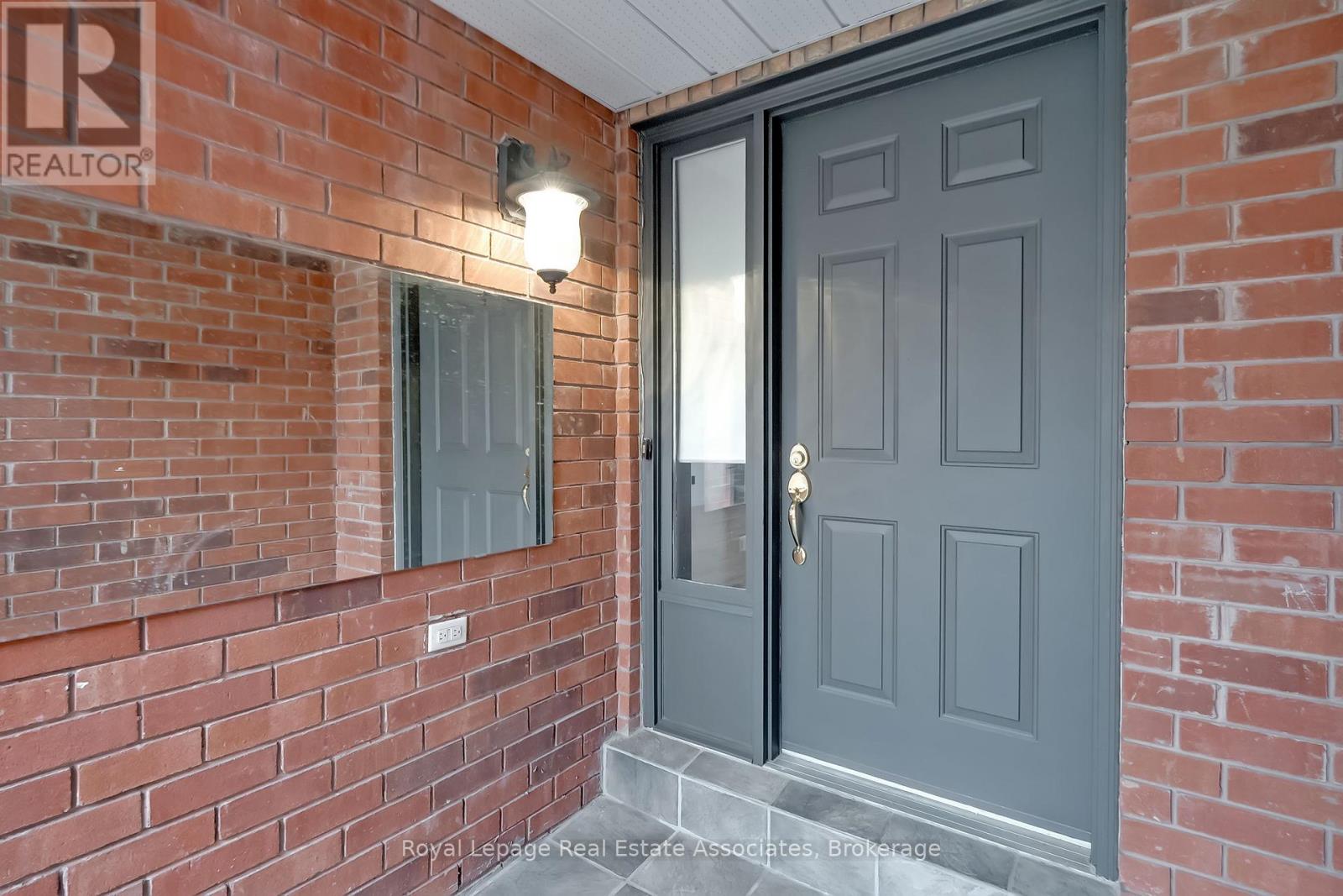 43 Corkett Drive, Brampton, Ontario  L6X 3G1 - Photo 3 - W12992200