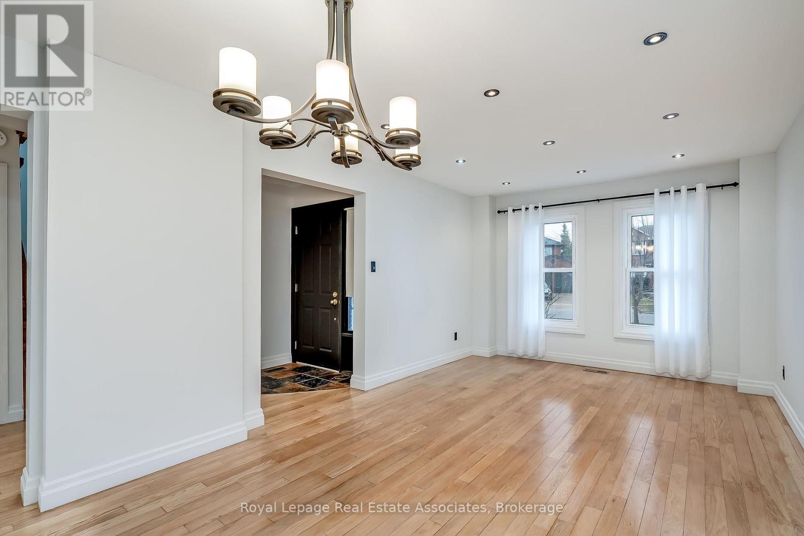 43 Corkett Drive, Brampton, Ontario  L6X 3G1 - Photo 6 - W12992200