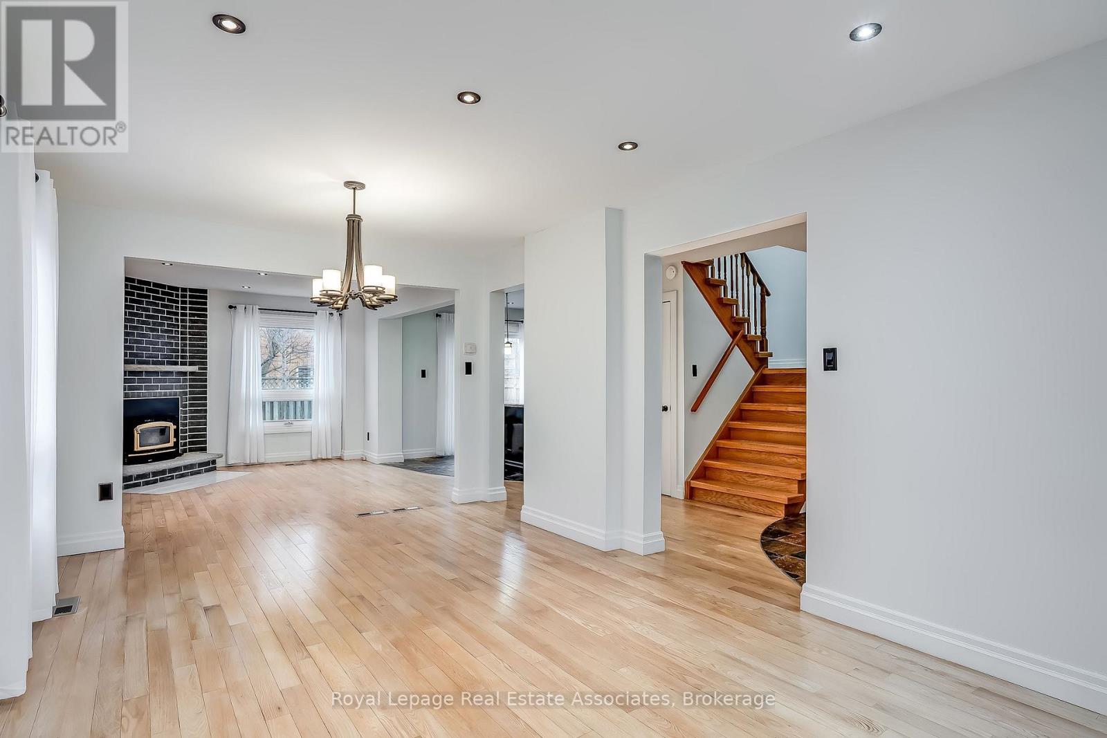 43 Corkett Drive, Brampton, Ontario  L6X 3G1 - Photo 7 - W12992200