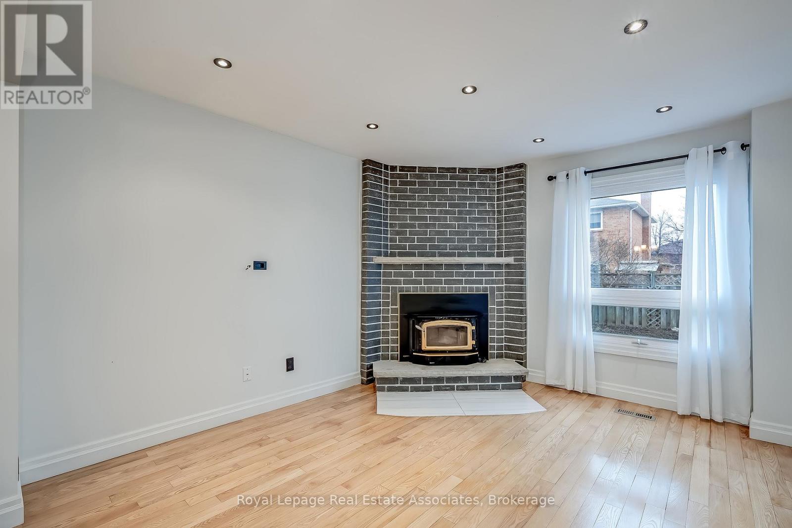 43 Corkett Drive, Brampton, Ontario  L6X 3G1 - Photo 9 - W12992200