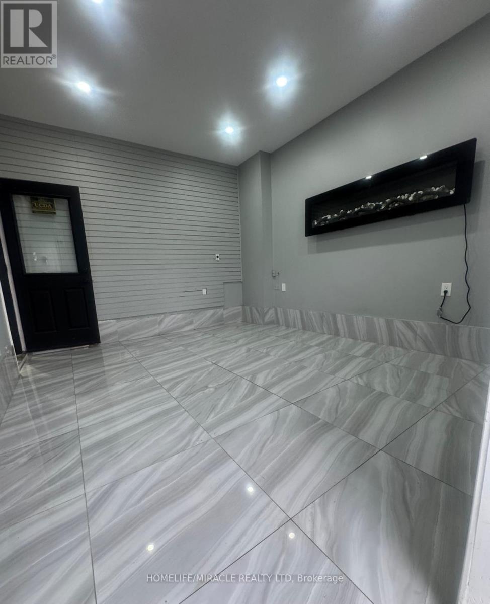 15396 Airport Road, Caledon, Ontario  L7C 1E6 - Photo 3 - W12992220