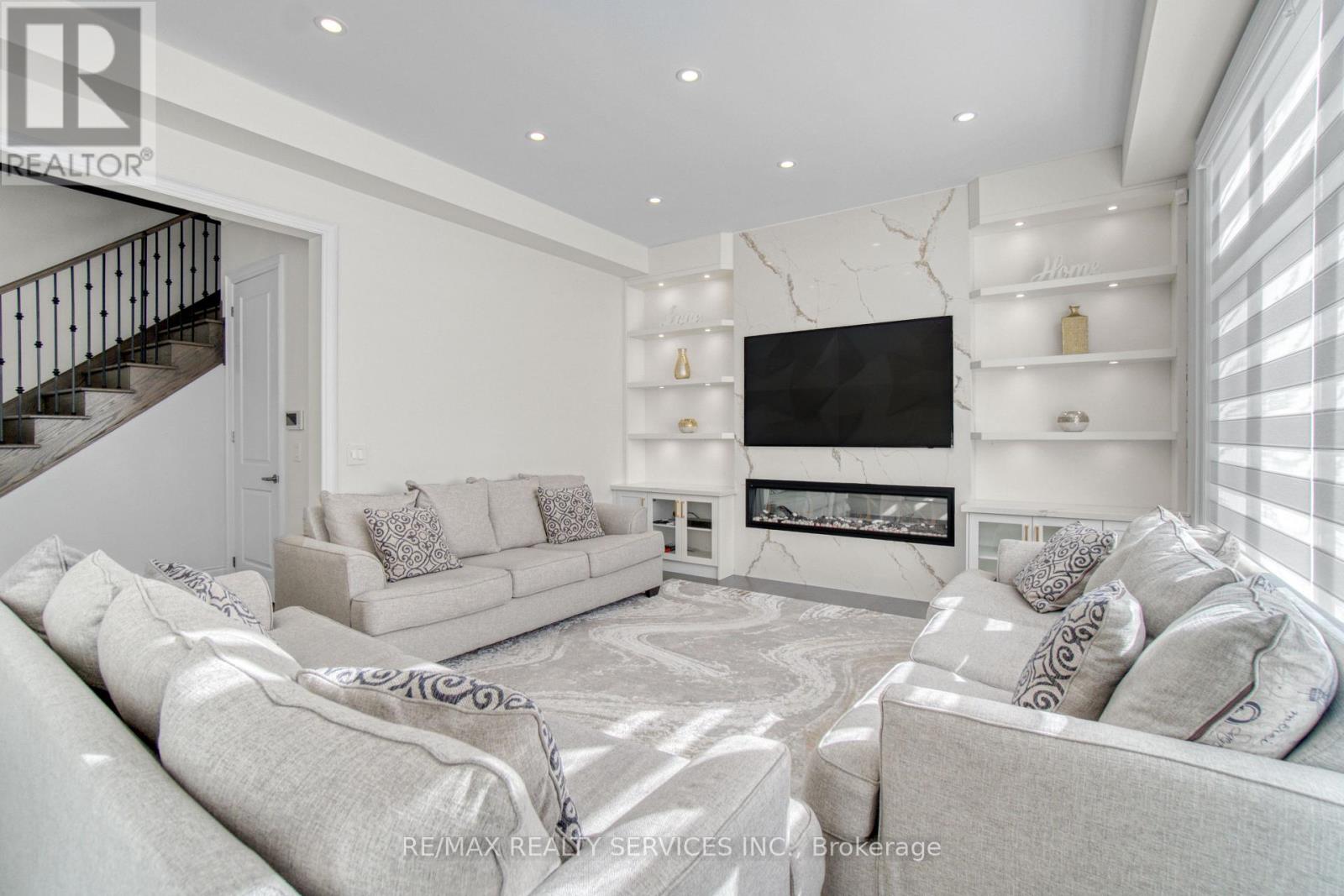 1252 Queens Plate Road, Oakville, Ontario  L6M 5M2 - Photo 16 - W12992230