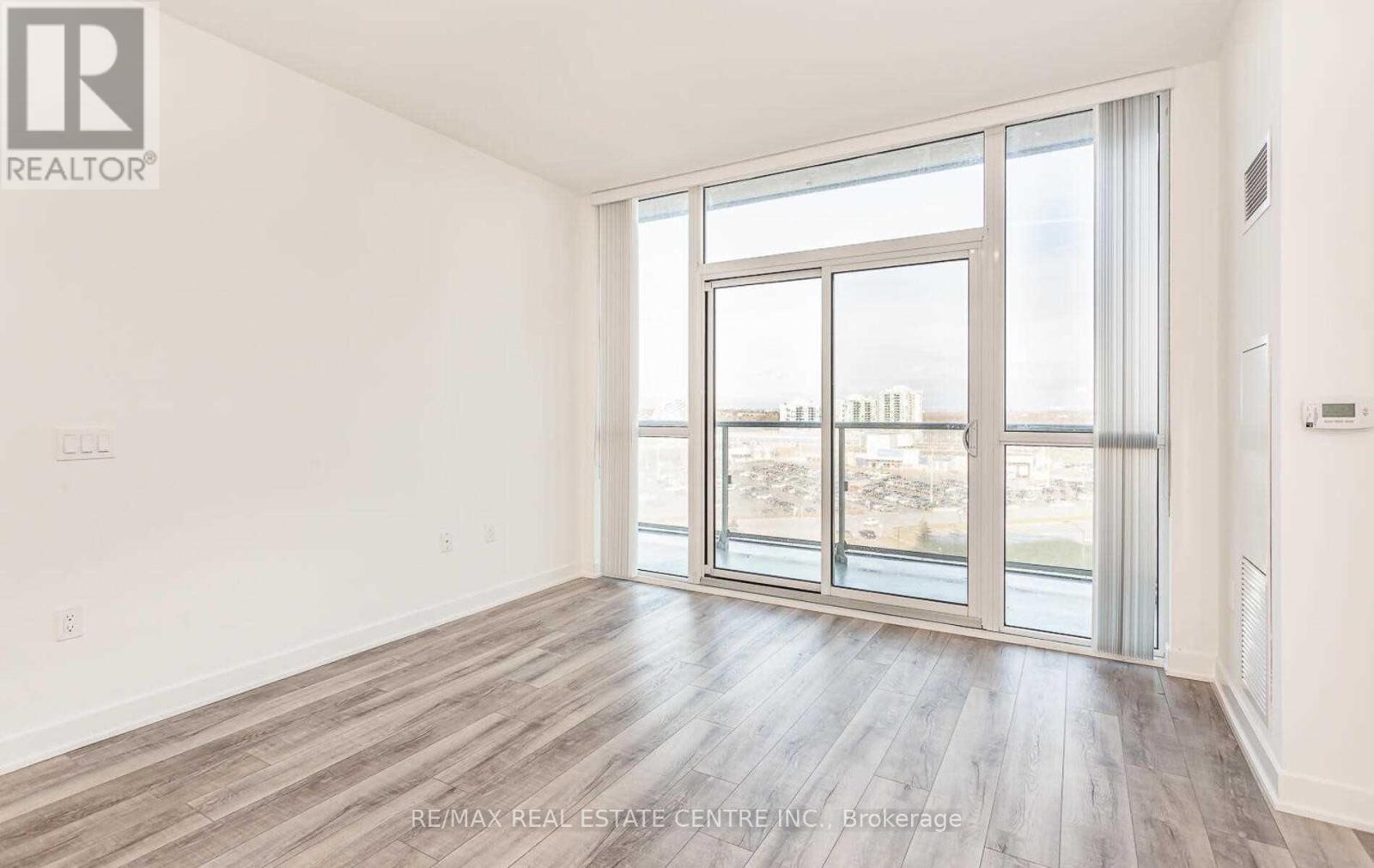 909 - 4699 Glen Erin Drive, Mississauga, Ontario  L6M 2E5 - Photo 7 - W12992246