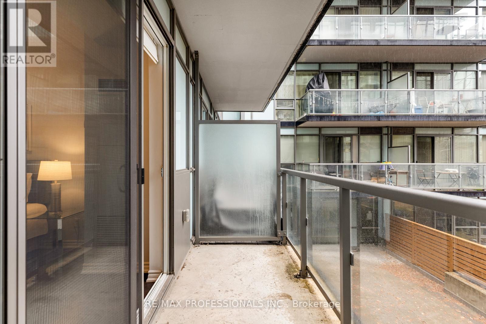 723 - 15 James Finlay Way, Toronto, Ontario  M3M 0B3 - Photo 17 - W12992256