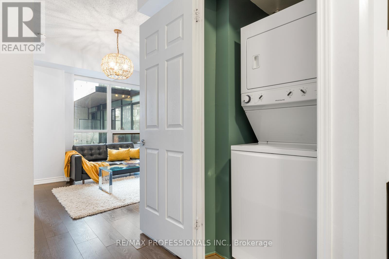 723 - 15 James Finlay Way, Toronto, Ontario  M3M 0B3 - Photo 18 - W12992256