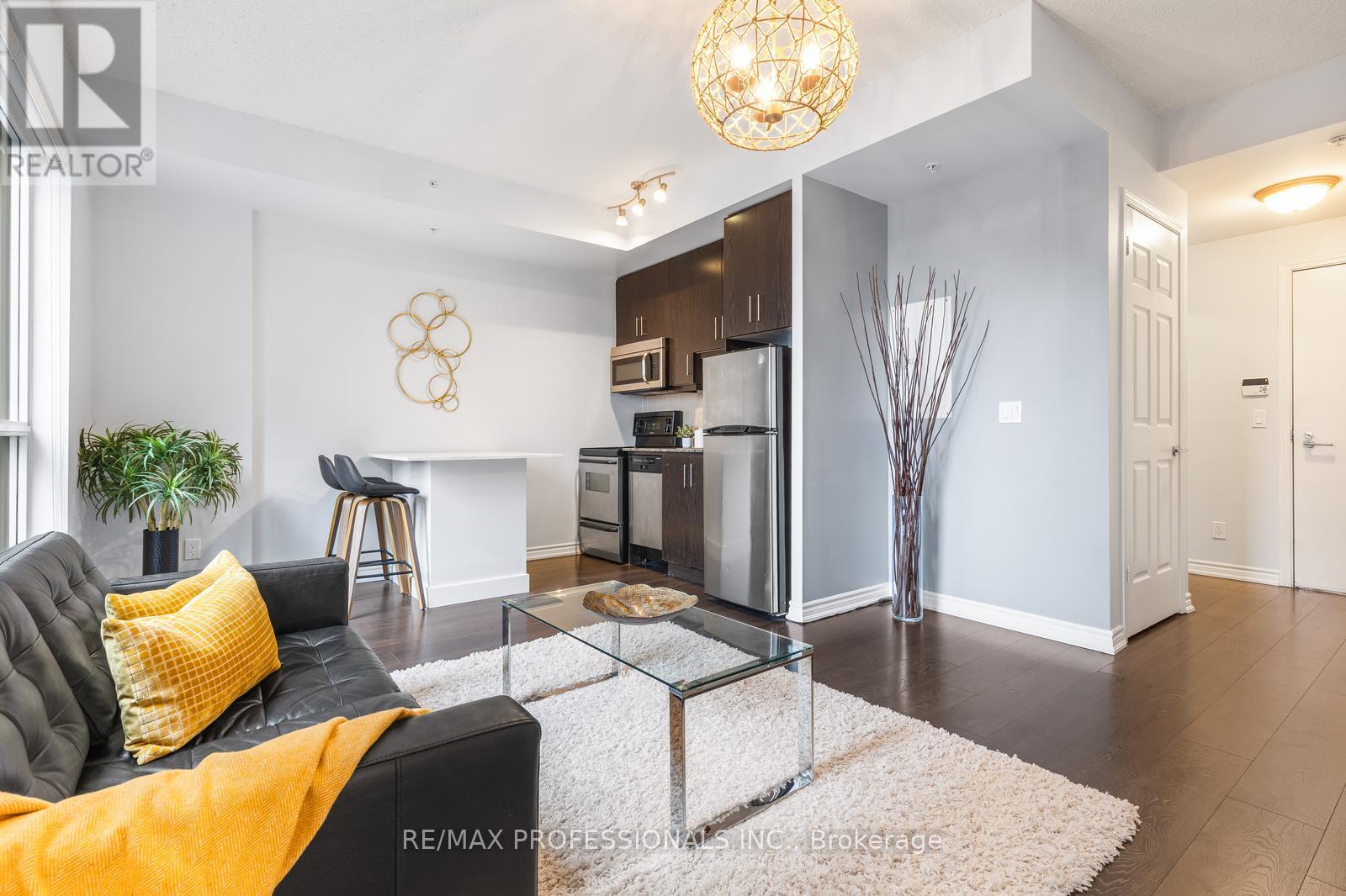 723 - 15 James Finlay Way, Toronto, Ontario  M3M 0B3 - Photo 7 - W12992256