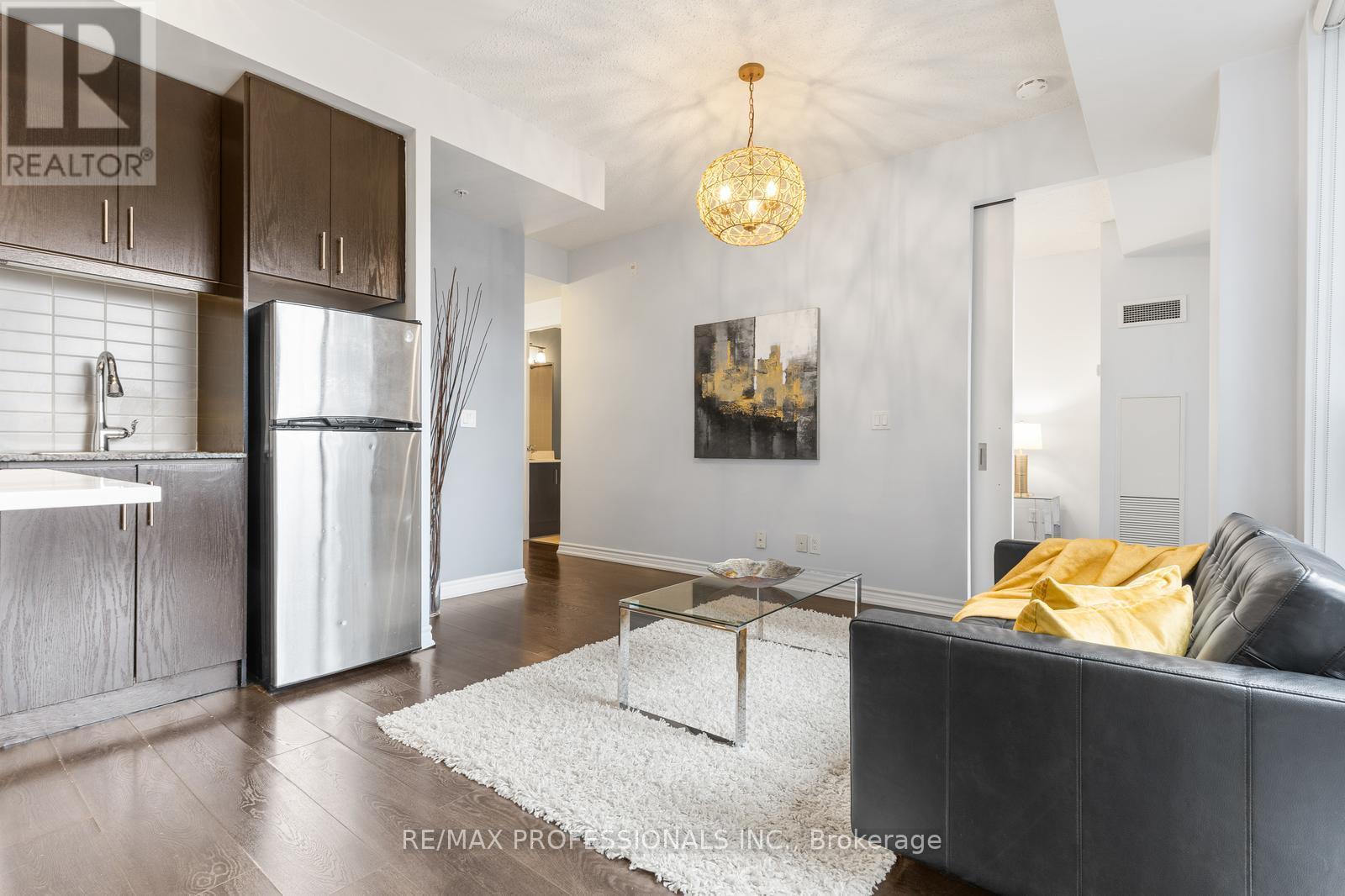 723 - 15 James Finlay Way, Toronto, Ontario  M3M 0B3 - Photo 9 - W12992256