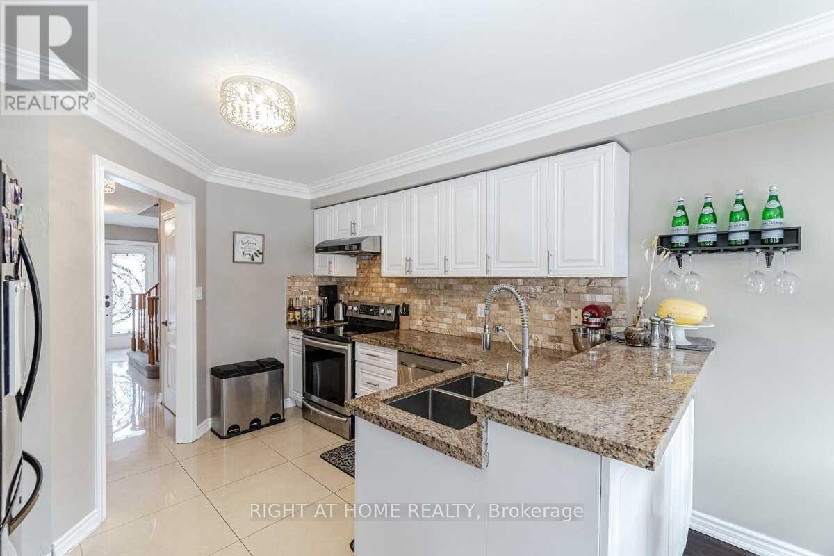 59 Lormel Gate, Brampton, Ontario  L7A 2R6 - Photo 6 - W12992282