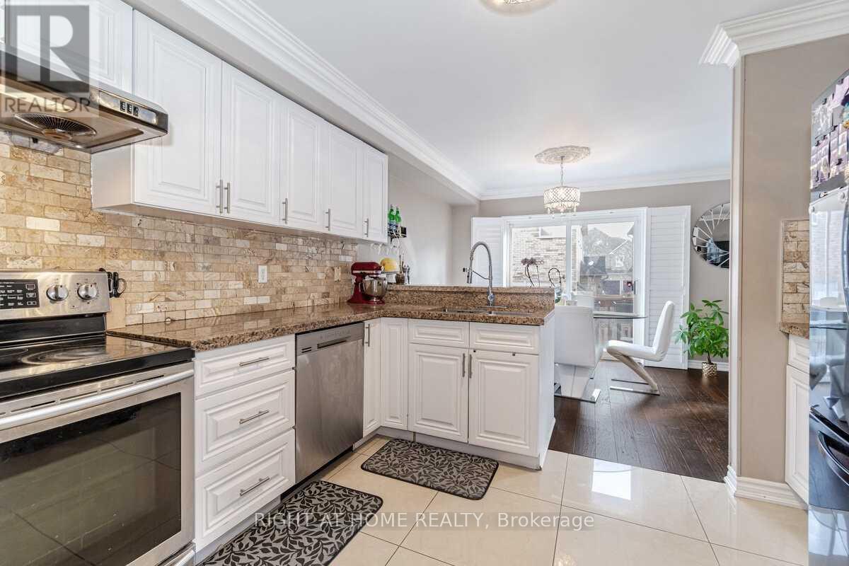 59 Lormel Gate, Brampton, Ontario  L7A 2R6 - Photo 8 - W12992282