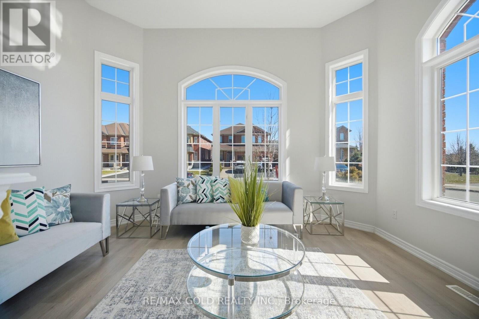 26 Gorevale Drive, Brampton, Ontario  L6P 1N9 - Photo 5 - W12992312