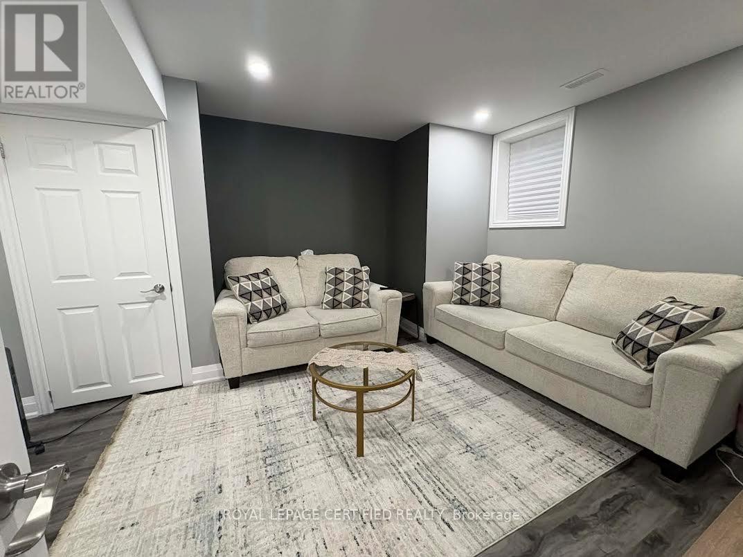 721 Scott Boulevard, Milton, Ontario  L9T 0X9 - Photo 7 - W12992316