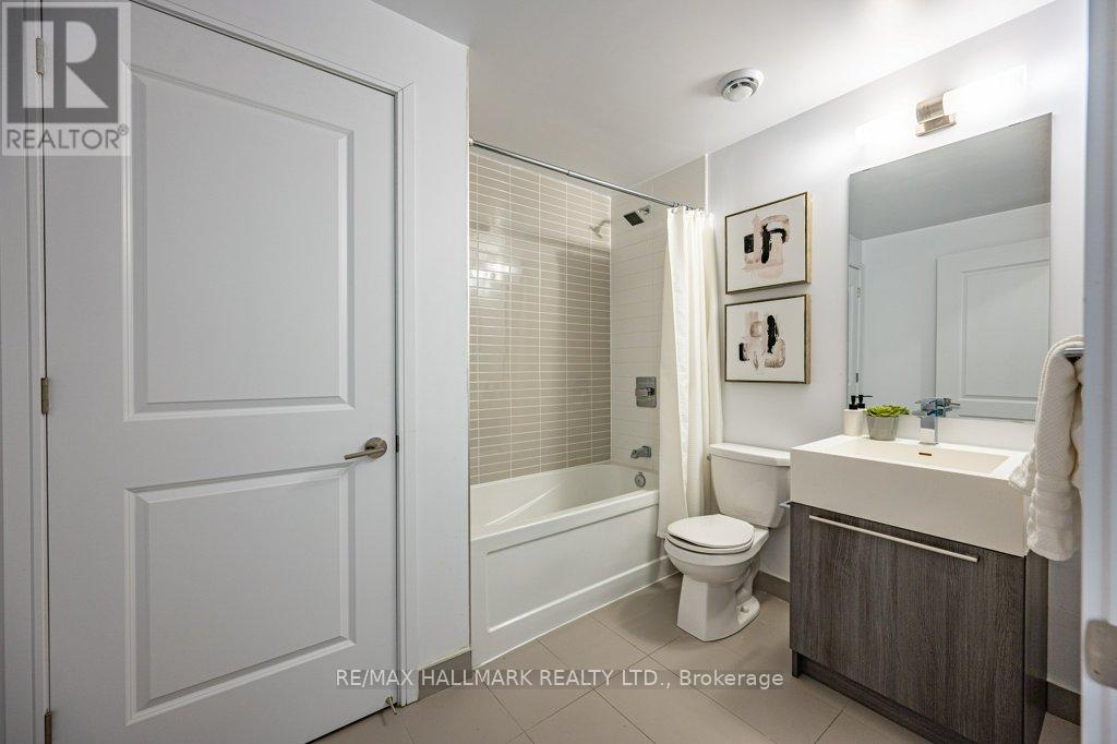 512 - 25 Neighbourhood Lane, Toronto (Stonegate-Queensway), Ontario  M8Y 0C4 - Photo 10 - W12992326