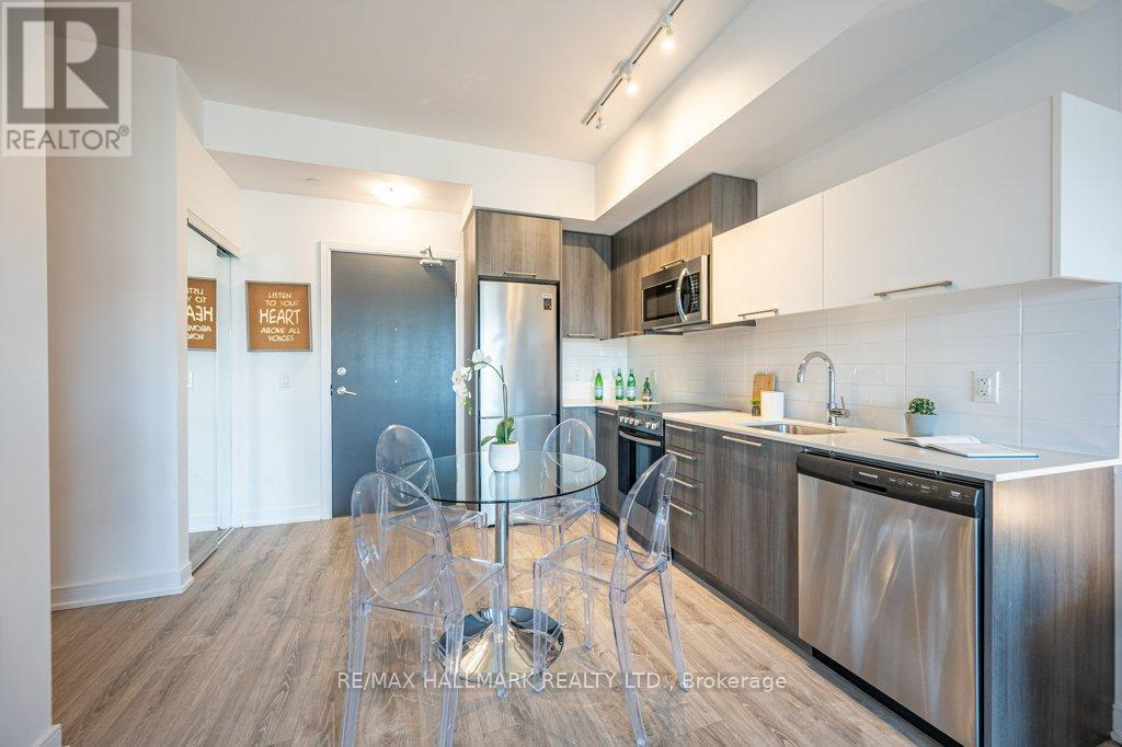 512 - 25 Neighbourhood Lane, Toronto (Stonegate-Queensway), Ontario  M8Y 0C4 - Photo 5 - W12992326