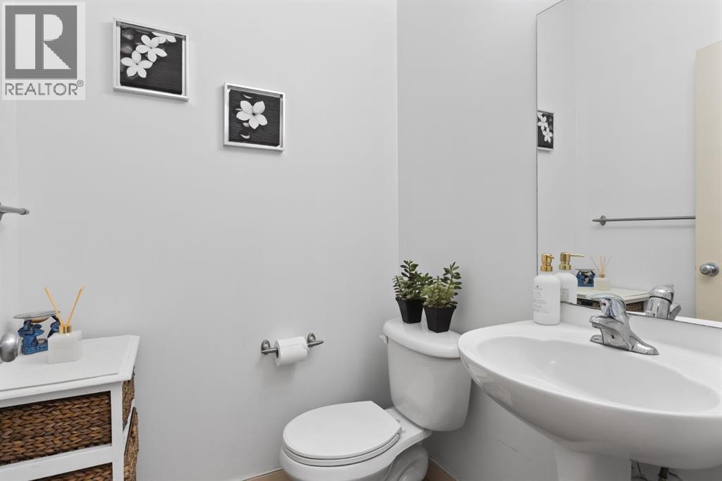 125 Seagreen Manor, Chestermere, Alberta  T1X 0E7 - Photo 14 - A2295360