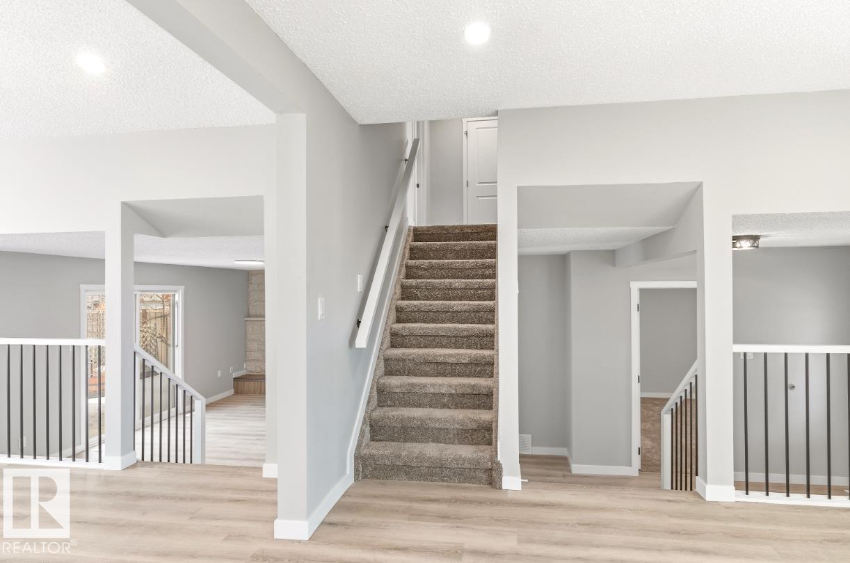 1412 Knottwood Rd E Nw, Edmonton, Alberta  T6K 2J9 - Photo 19 - E4481794