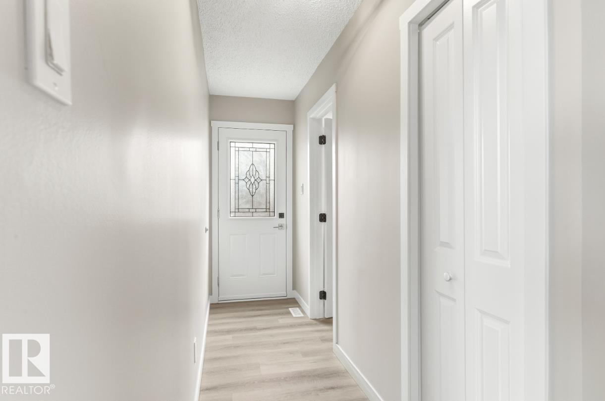 1412 Knottwood Rd E Nw, Edmonton, Alberta  T6K 2J9 - Photo 15 - E4481794