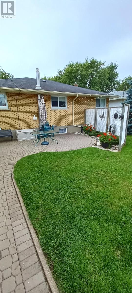 2621 Begin Pl, Thunder Bay, Ontario  P7E 5L9 - Photo 4 - TB2600634