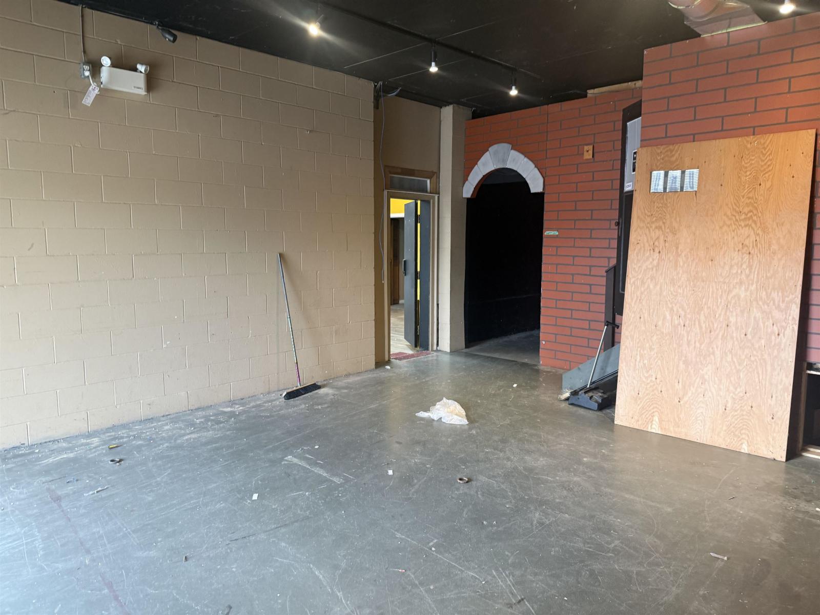 33223 N Railway Avenue, Mission, British Columbia  V2V 1E4 - Photo 7 - C8077779