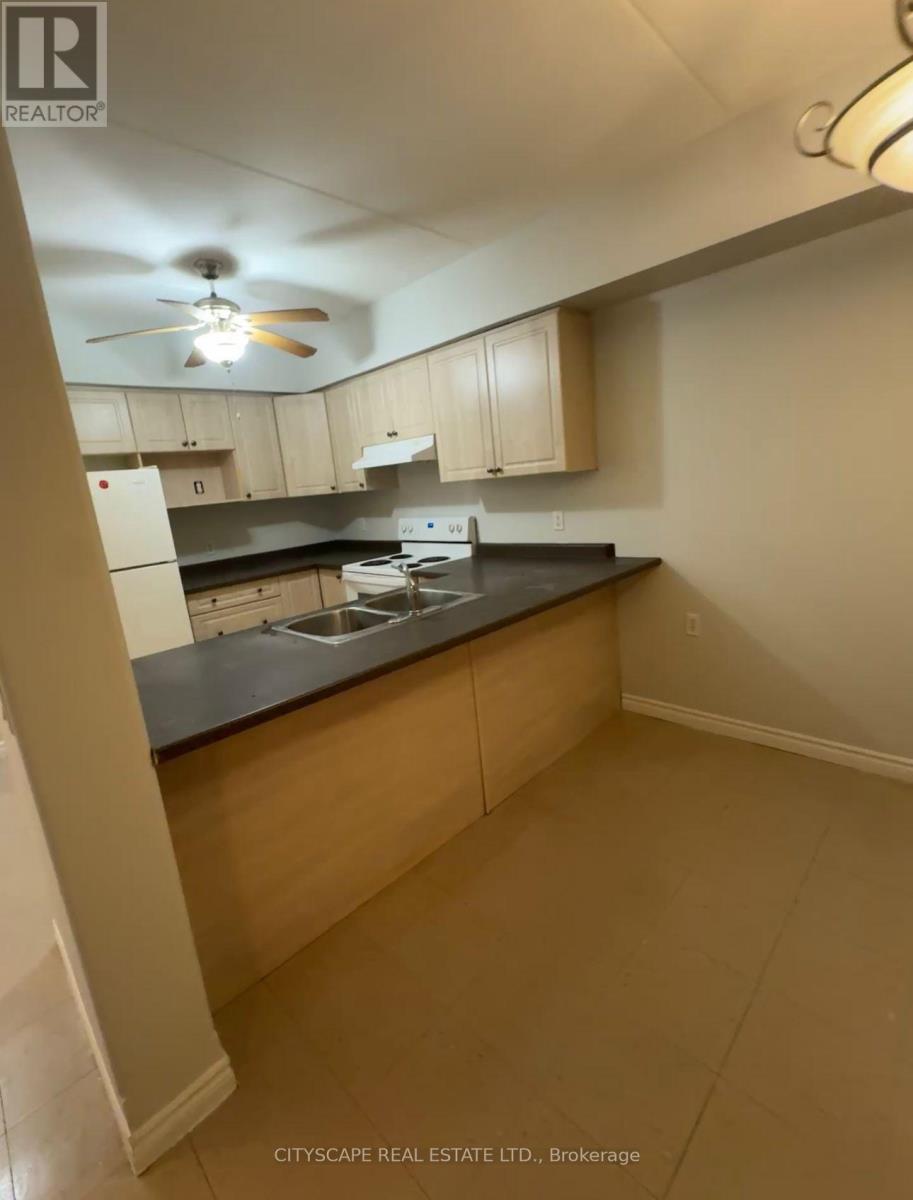 112 - 24 Harris Avenue, Brantford, Ontario N3R 2E9 - Photo 3 - X12992158