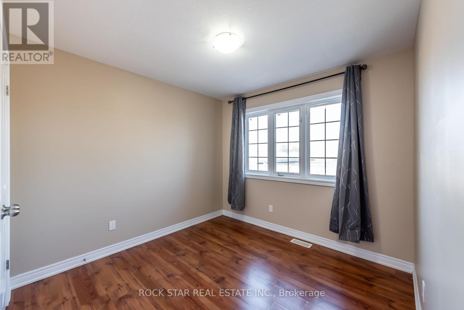 81 Wellington Street N, Thorold, Ontario  L2V 2E8 - Photo 19 - X12992166