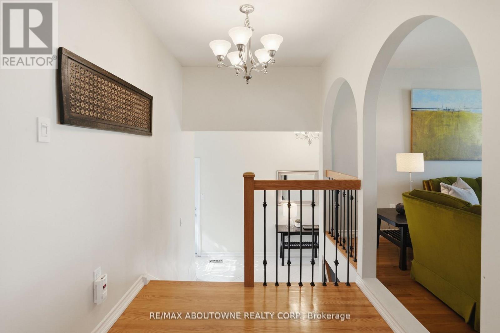 264 Celtic Drive, Hamilton, Ontario L8E 2T9 - Photo 10 - X12992214